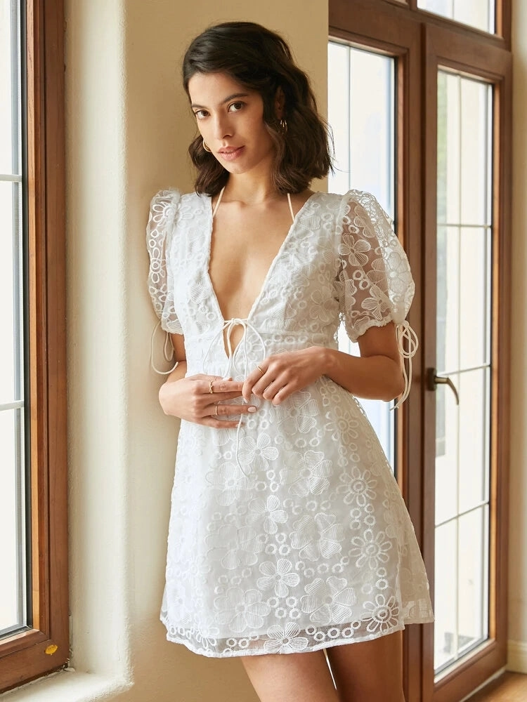 Calico V-neck Tie-up Cuffs Lace Dresses