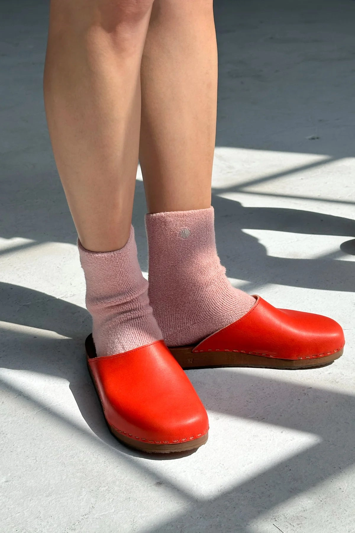 Le Bon Shoppe Cloud Embroidered Pink Rose Shell Socks