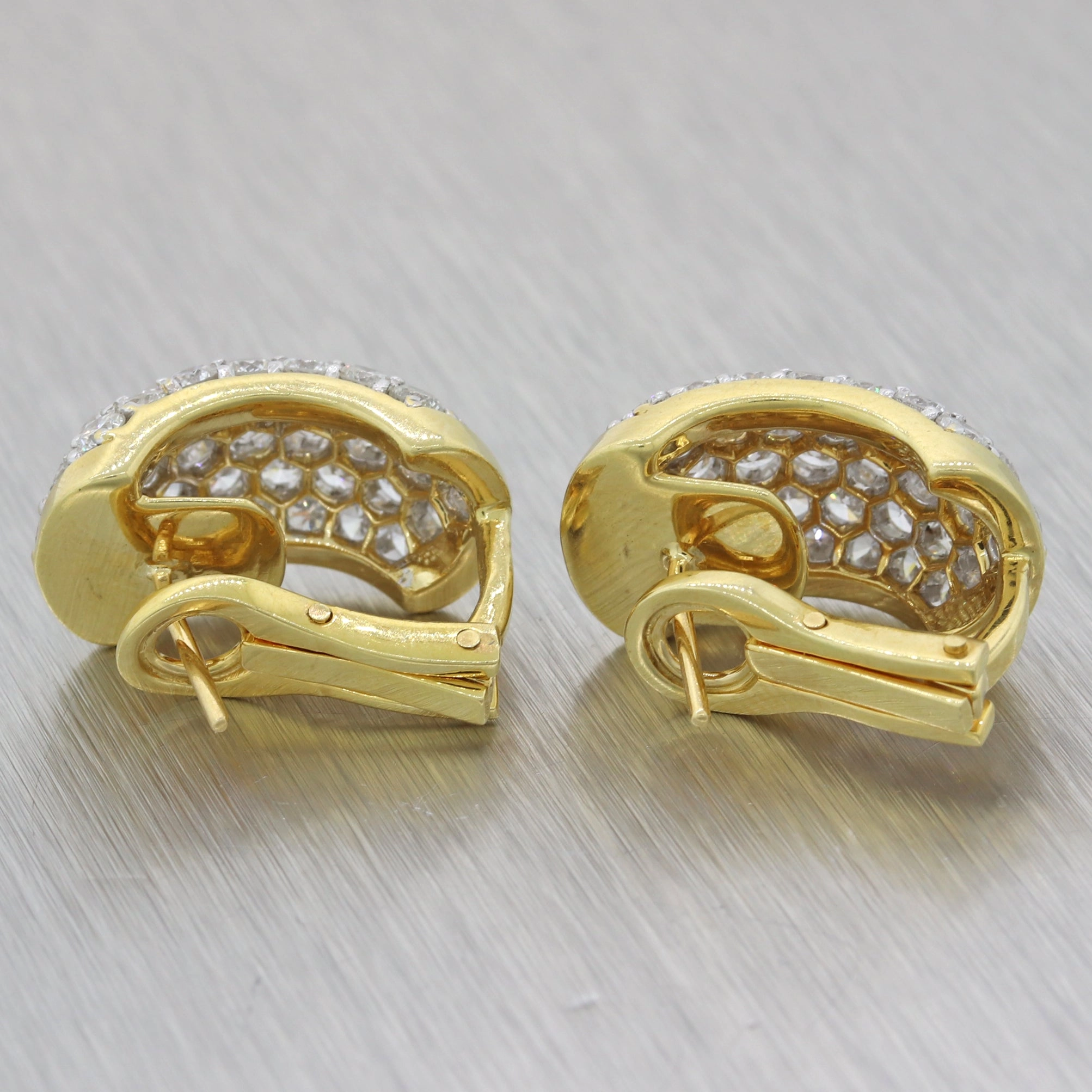 Modern 18k Yellow Gold 6ctw Round Brilliant Diamond Cluster Huggie Earrings G8