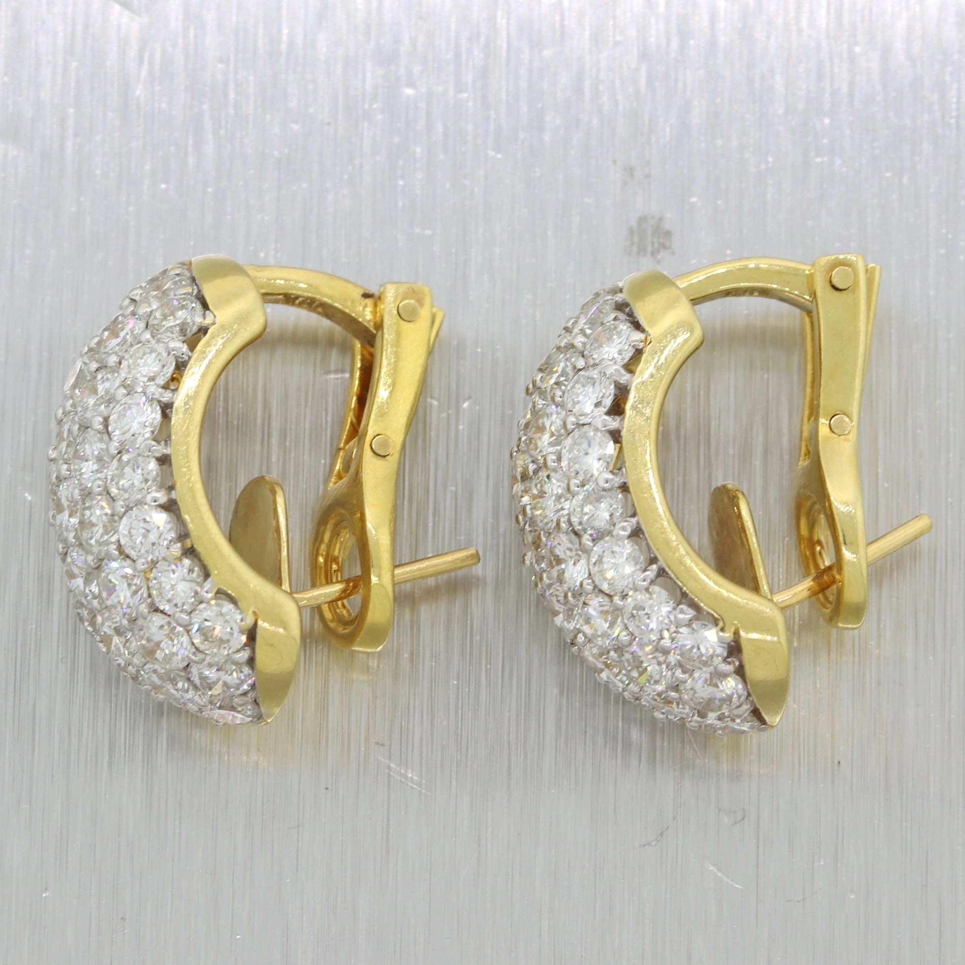 Modern 18k Yellow Gold 6ctw Round Brilliant Diamond Cluster Huggie Earrings G8