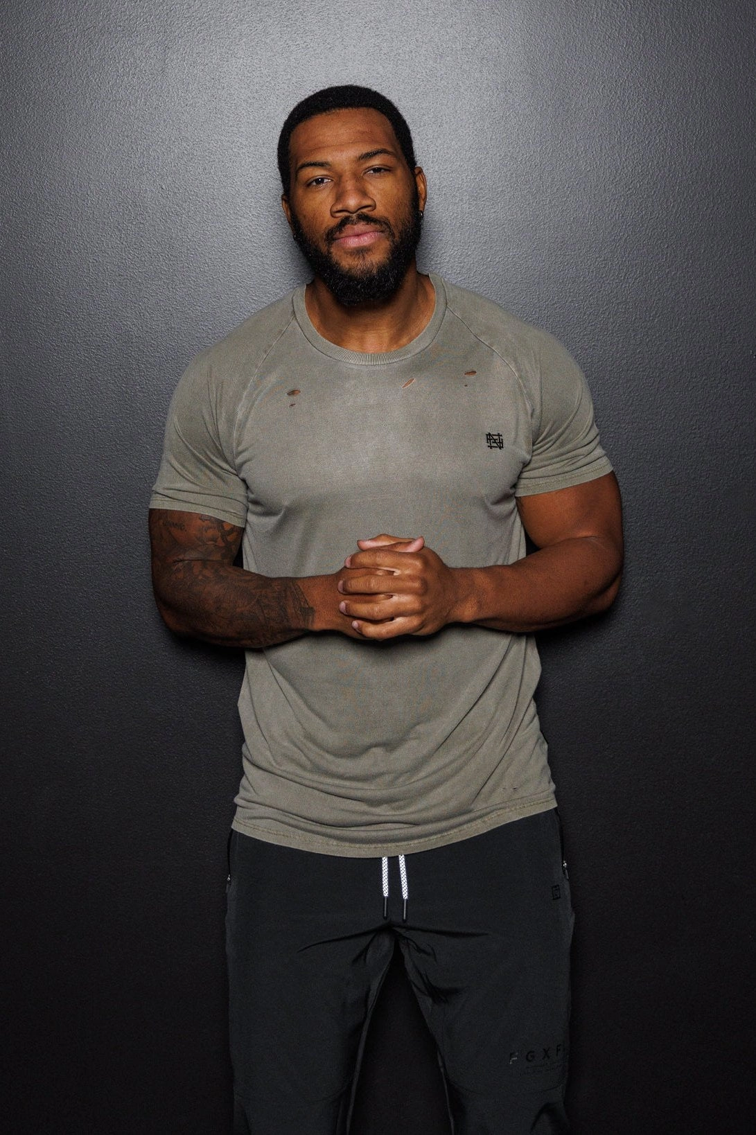 MOTO DISTRESSED TEE - OLIVE