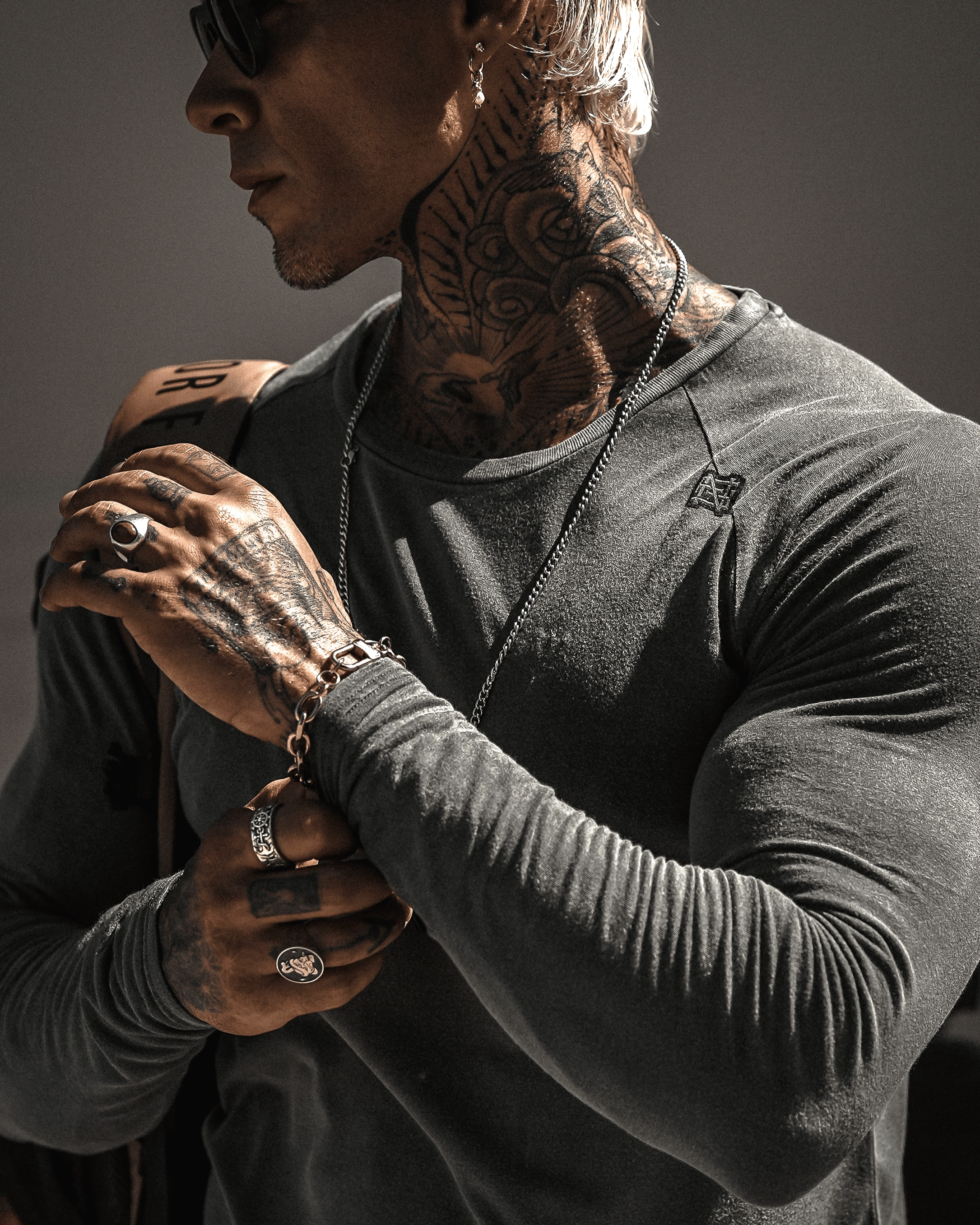 MOTO LONG SLEEVE - BLACK