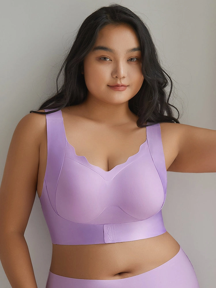Seamless Front-Closure Support Bra with Scalloped Edge