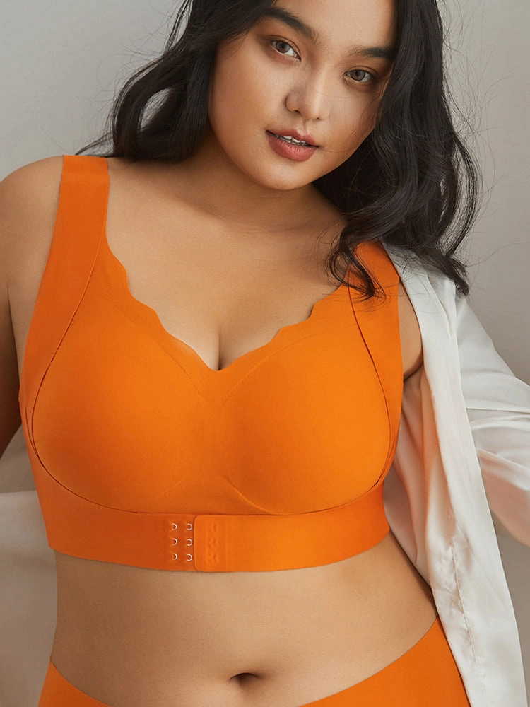 Seamless Front-Closure Support Bra with Scalloped Edge